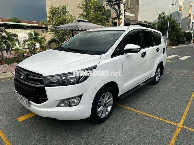 Toyota Innova 2018 E Số sàn Trắng