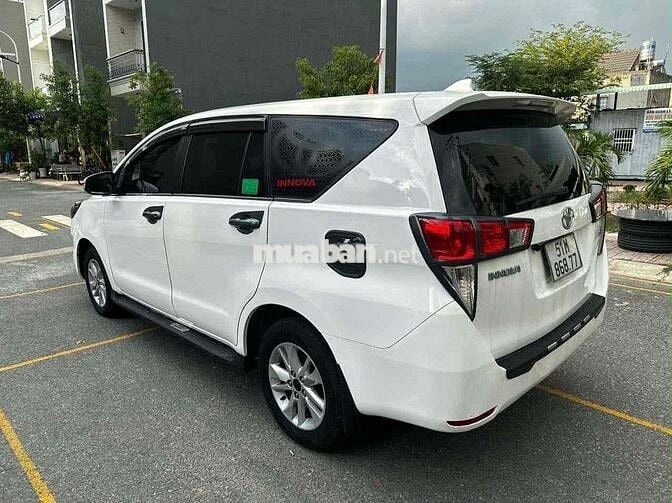 Toyota Innova 2018 E Số sàn Trắng