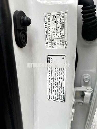Toyota Innova 2018 E Số sàn Trắng