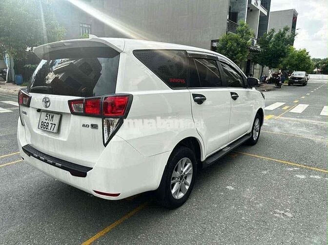 Toyota Innova 2018 E Số sàn Trắng