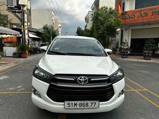 Toyota Innova 2018 E Số sàn Trắng