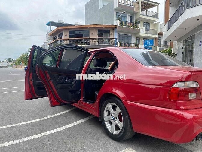 BMW 525i Đỏ 5 chỗ Sang trọng