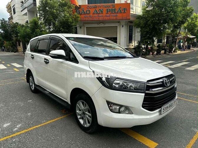 Toyota Innova 2018 E Số sàn Trắng