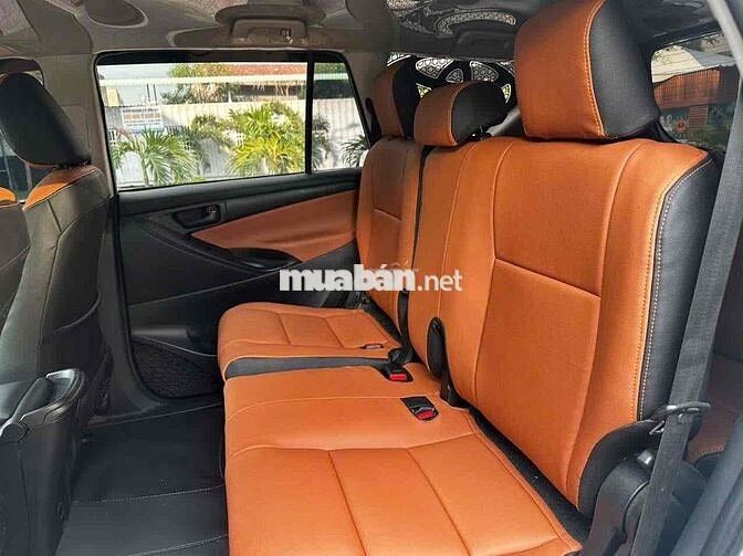 Toyota Innova 2018 E Số sàn Trắng