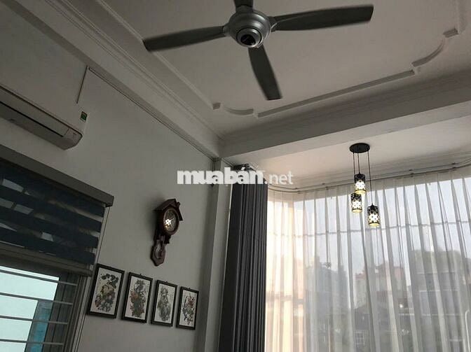 Cho thuê cửa hàng tầng 2 Mặt phố Trần Khát Chân