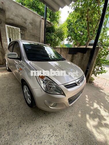 Hyundai i20 2011 Số tự động Vàng cát