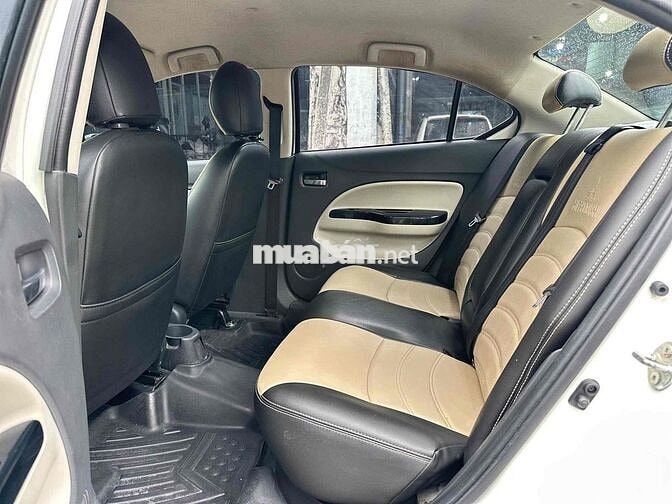 Mitsubishi Attrage 2016 Trắng