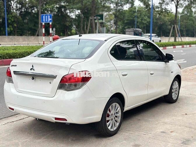 Mitsubishi Attrage 2016 Trắng