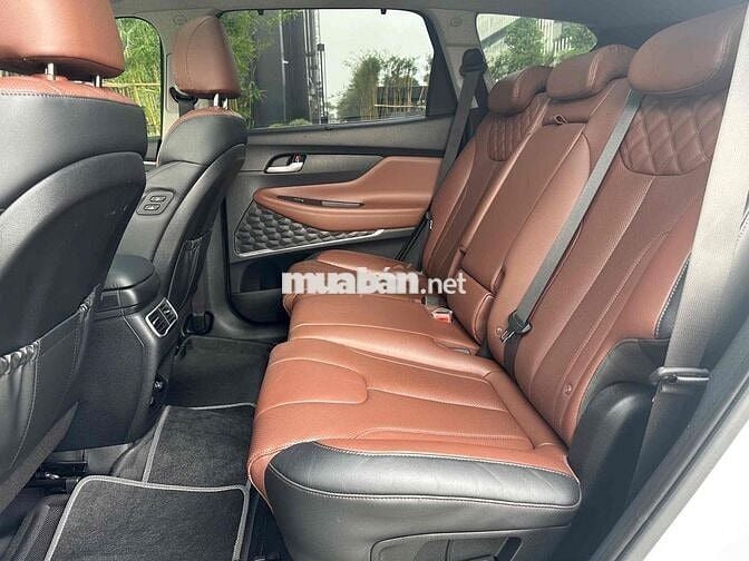 Hyundai Santa Fe HTRAC 2.2D Trắng 7 chỗ
