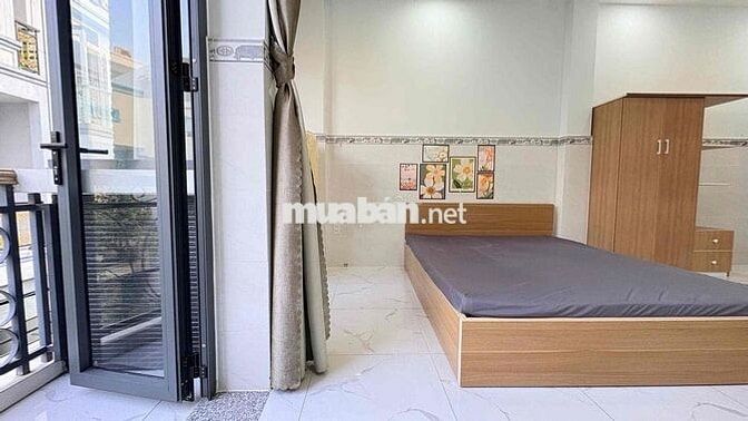 VỀ QUÊ PASS GẤP PHÒNG BAN CÔNG 35m2 FULL NT NGAY ĐOÀN VĂN BƠ GIÁP Q1
