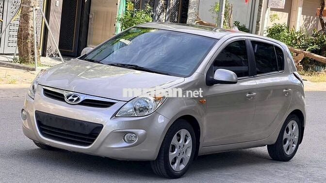 Hyundai i20 2011 Số tự động Vàng cát