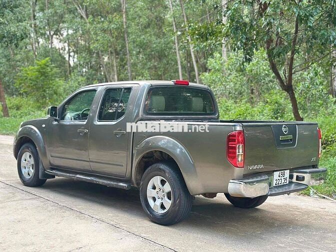 Nissan Navara 2013 Tự động Xám