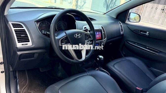 Hyundai i20 2011 Số tự động Vàng cát