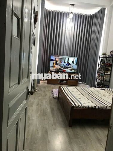 Cho thuê cửa hàng tầng 2 Mặt phố Trần Khát Chân