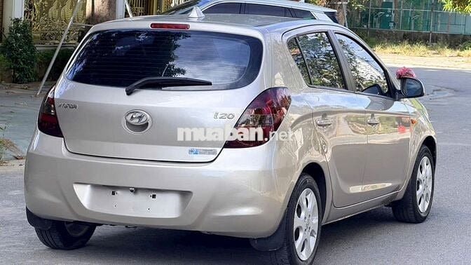 Hyundai i20 2011 Số tự động Vàng cát