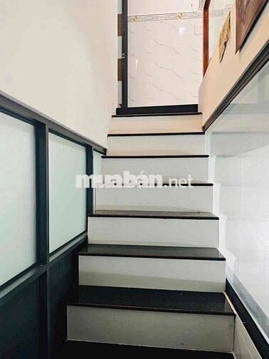 CHO THUÊ NHÀ ĐẸP HẺM BÌNH TIÊN-QUẬN 6