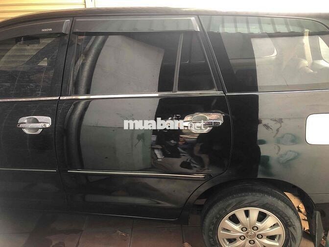 Toyota Innova 2008 đen 8 chỗ
