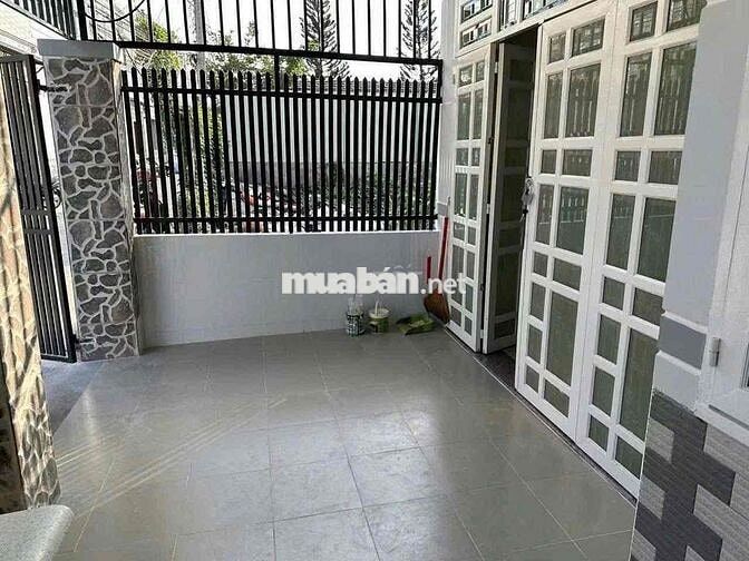 nhà trệt nguyên căn 5x20m 2phòng sẵn 2máy lạnh hẻm ô tô Hoàng Quốc Vệt