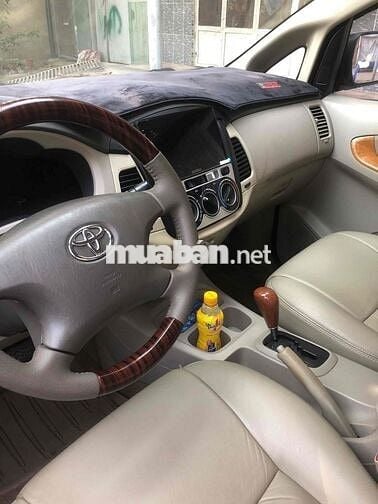 Toyota Innova 2008 đen 8 chỗ