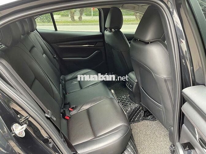 Mazda 3 Luxury 2020 Đen 25000 km
