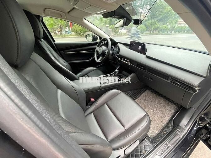 Mazda 3 Luxury 2020 Đen 25000 km