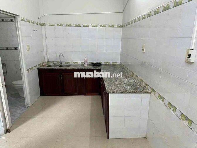 nhà trệt nguyên căn 5x20m 2phòng sẵn 2máy lạnh hẻm ô tô Hoàng Quốc Vệt