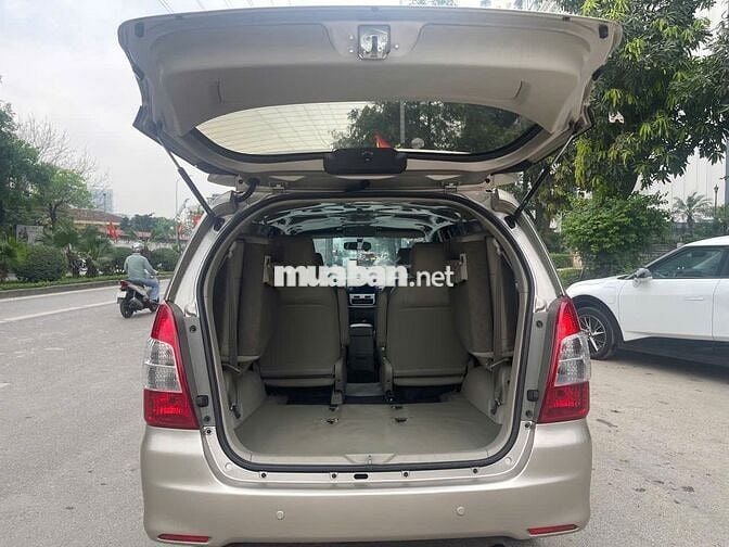 Toyota Innova V cao cấp 2016 Vàng cát 120.000 km