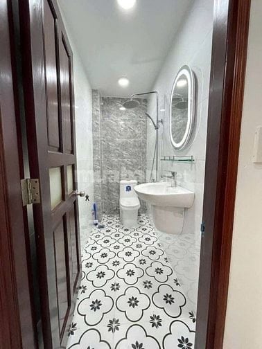 Ngộp! Giảm 200tr nhà hẻm 4m Phùng Văn Cung, PN giá 3tỷ850/46,5m2. SHR
