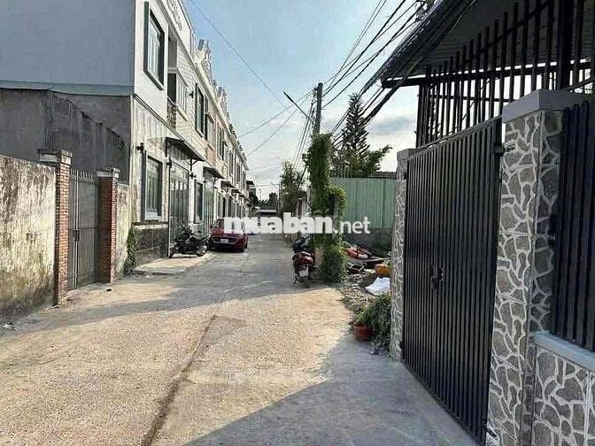 nhà trệt nguyên căn 5x20m 2phòng sẵn 2máy lạnh hẻm ô tô Hoàng Quốc Vệt