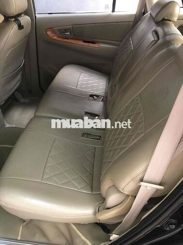 Toyota Innova 2008 đen 8 chỗ