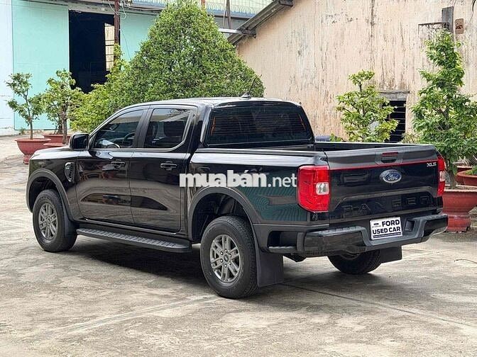Ford Ranger XLS 4x2 số tự động.