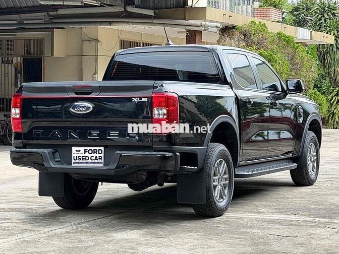 Ford Ranger XLS 4x2 số tự động.