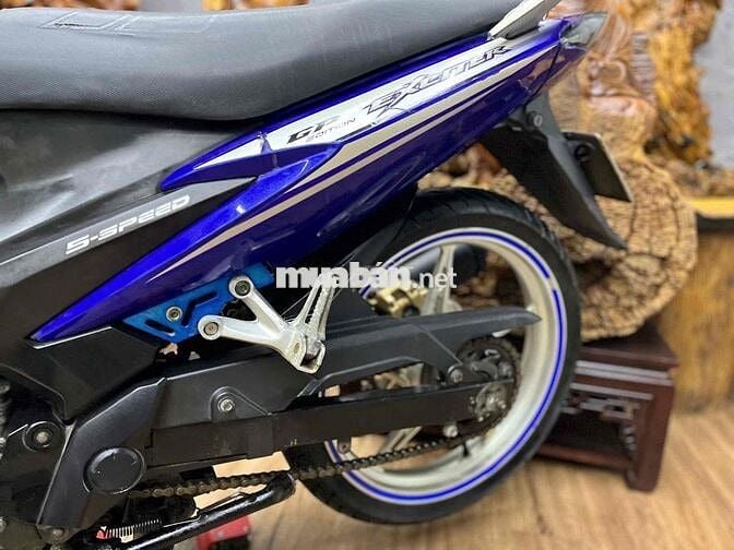 Exciter 135 dàn áo liền lạc cứng cáp, máy bao khoe