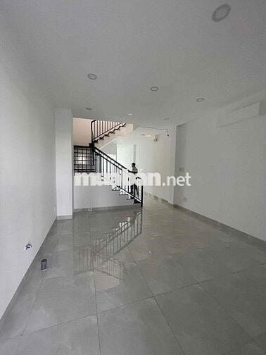 NHÀ MẶT TIỀN DƯƠNG QUẢNG HÀM P5 GÒ VẤP GẦN NGÃ TƯ NGUYỄN THÁI SƠN
