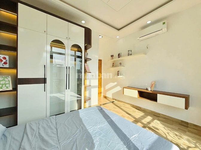 Tôi cần bán nhà Phổ Quang, Tân Bình giá chỉ 4tỷ050/44m2, tặng nội thất