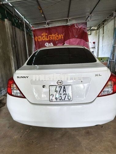 Nissan Sunny XL Trắng 5 chỗ Xe gia đình