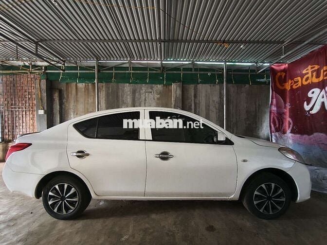 Nissan Sunny XL Trắng 5 chỗ Xe gia đình