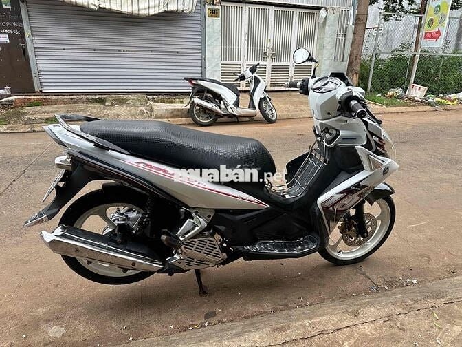 Yamaha Nouvo Trắng Xăng