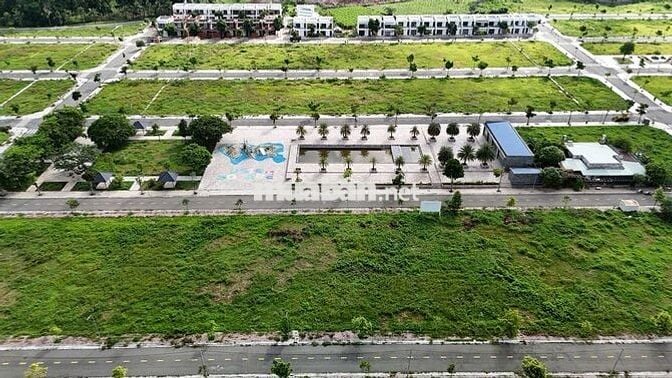 GÓC 2 MẶT TIỀN CỰC ĐẸP, GIÁ NHƯ LÔ THƯỜNG TRONG CÙNG KHU VỰC.