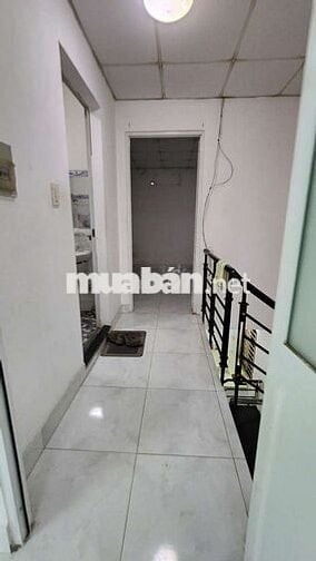 Cho thuê nhà đường xe tải gần Phạm Văn Đồng8tr tháng 2pn 2wc