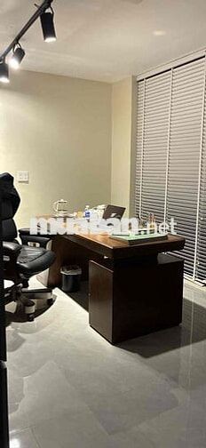 Bán trụ sở văn phòng. 3 tầng nội thất cao cấp, mặt tiền QL. giá 15tỷ