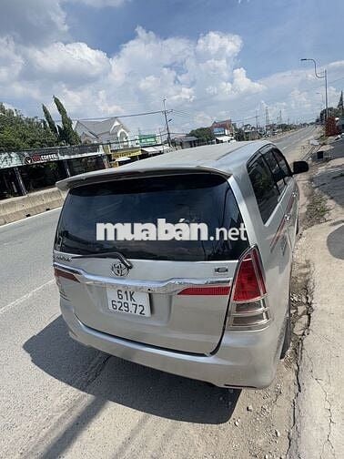 Toyota Innova 7 chỗ Bạc