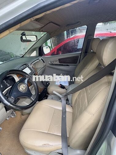 Toyota Innova 7 chỗ Bạc