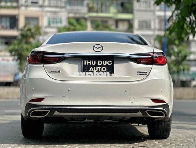 Mazda 6 2023 2.0 Premium Trắng Tự động 6 cấp