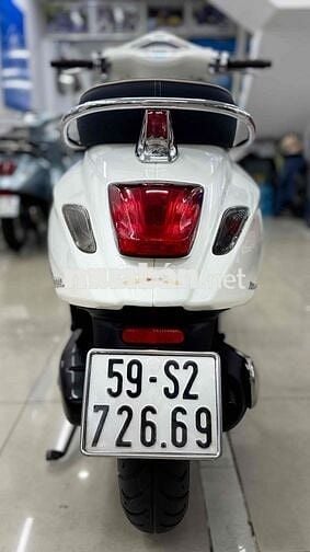 Piaggio Vespa iGet Trắng ABS LED USB Nữ