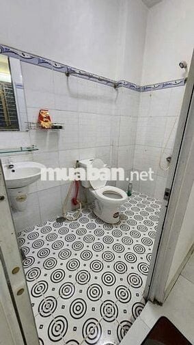 Cho thuê nhà đường xe tải gần Phạm Văn Đồng8tr tháng 2pn 2wc