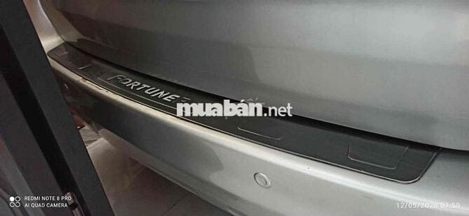 Toyota Fortuner 7 chỗ màu Bạc