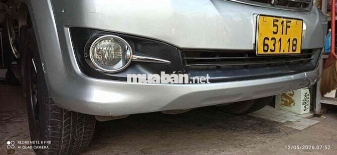 Toyota Fortuner 7 chỗ màu Bạc