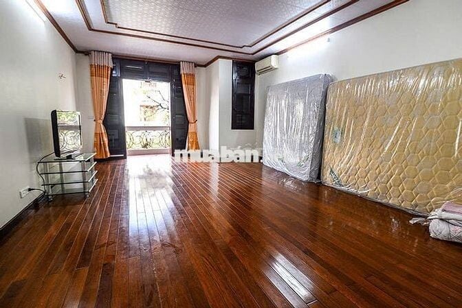 Cho thuê Biệt thự 280m2 Số 8 C4Ciputra, Phường Phú Thượng, Hà Nội