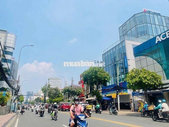 🌟 Nhà Mặt Tiền Cách Mạng Tháng 8 Q3 - Ngang 8m, Kinh Doanh Đẹp